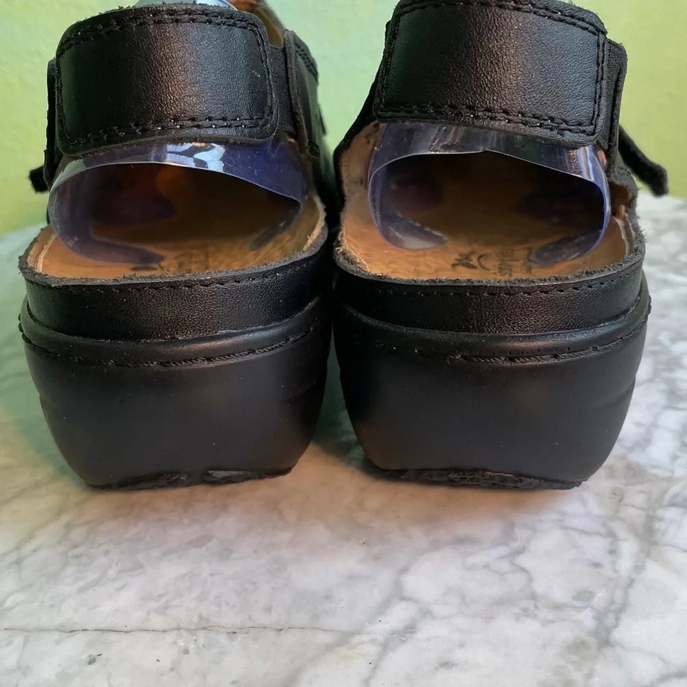 Spring Step Black Mary Janes - Picture 4 of 6